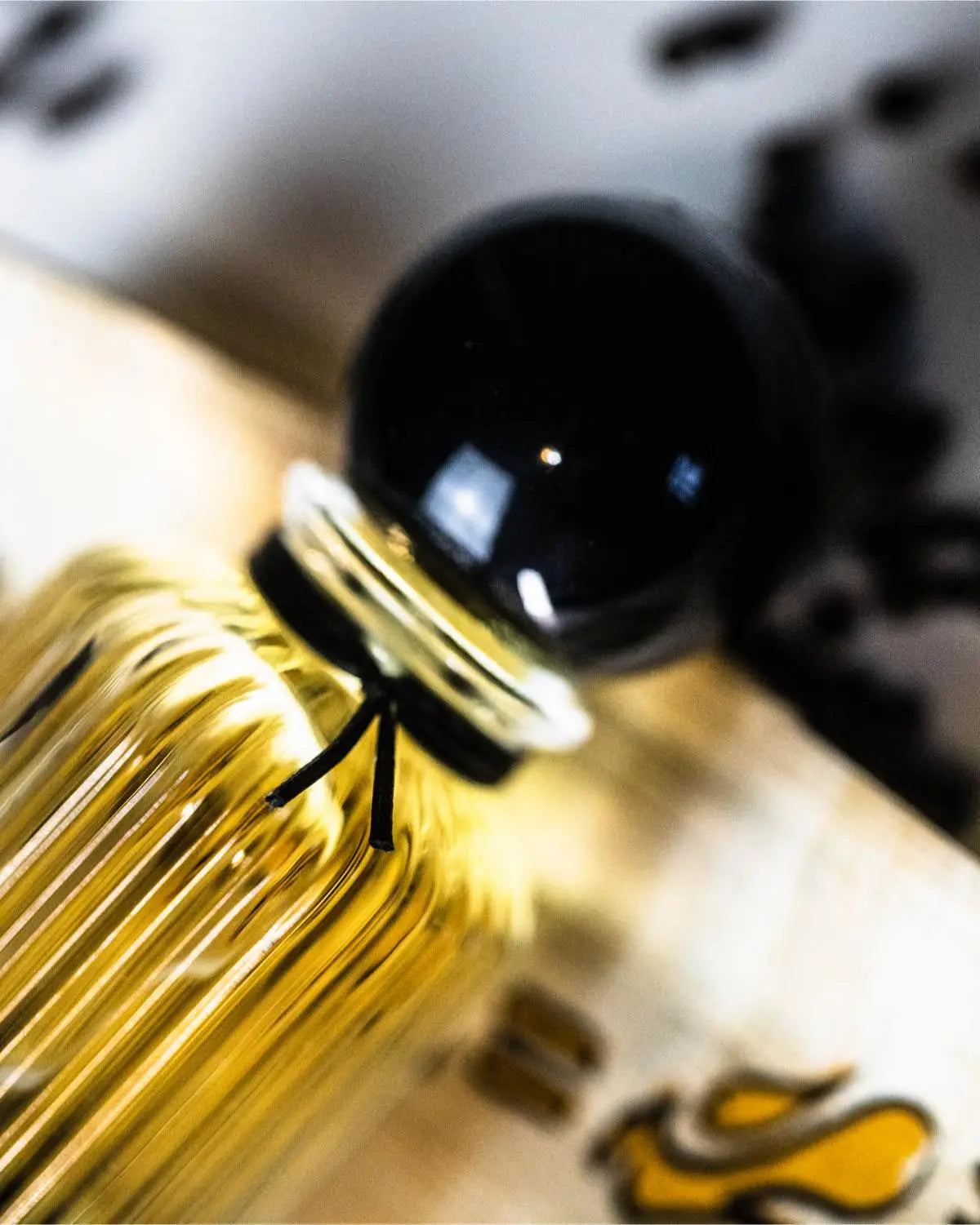 Cum se creează un parfum de lux: povestea Miraj - Miraj® Bucuresti